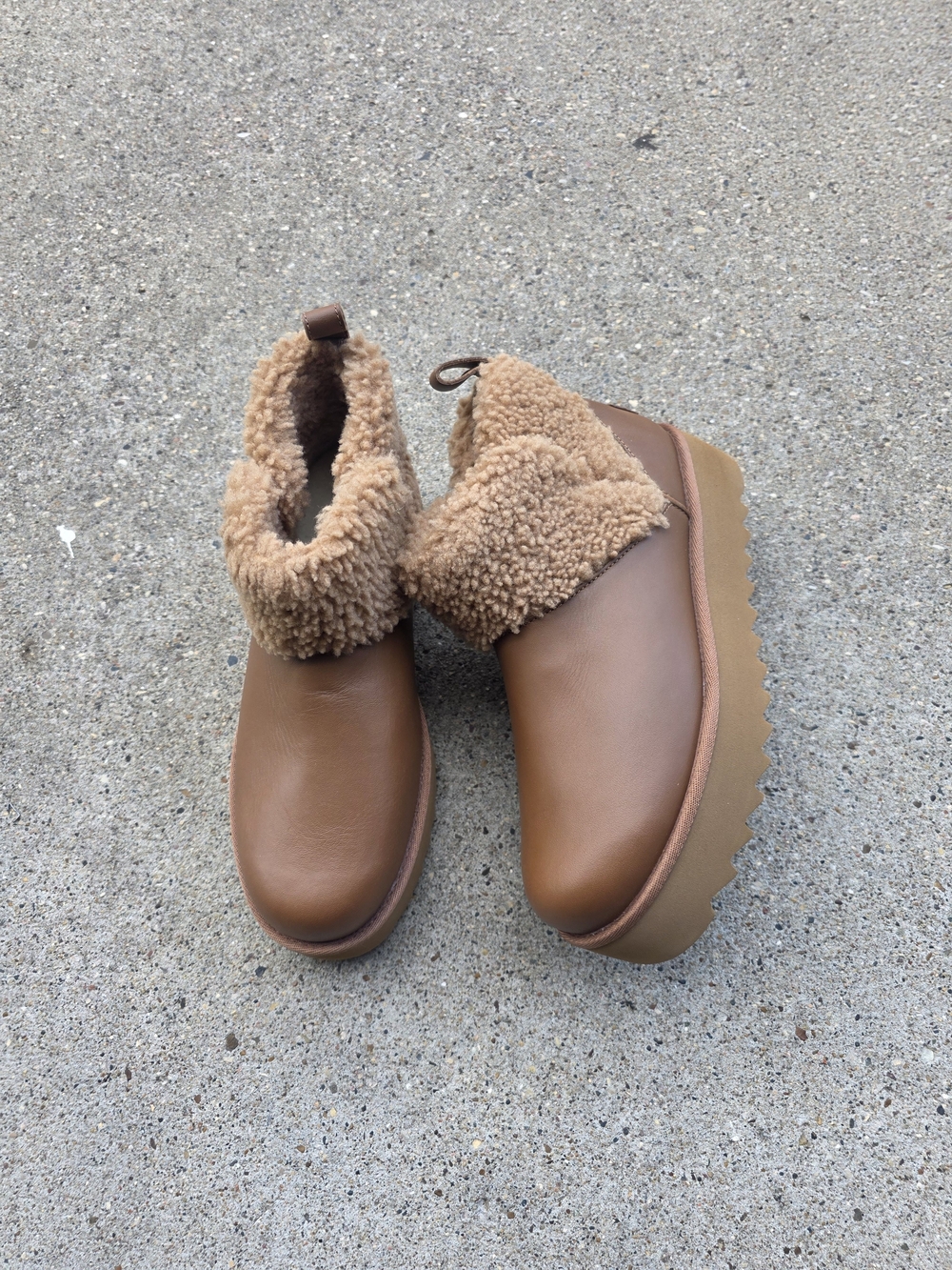 UGG  Sherpa-Lined Ankle Boots Women Size 10